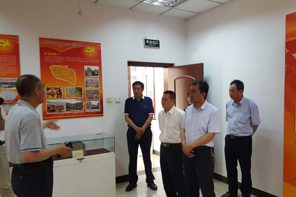实地学习考察1.jpg 实地学习考察1.jpg