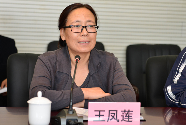 副校长王凤莲同志介绍我校教学工作情况.jpg 副校长王凤莲同志介绍我校教学工作情况.jpg