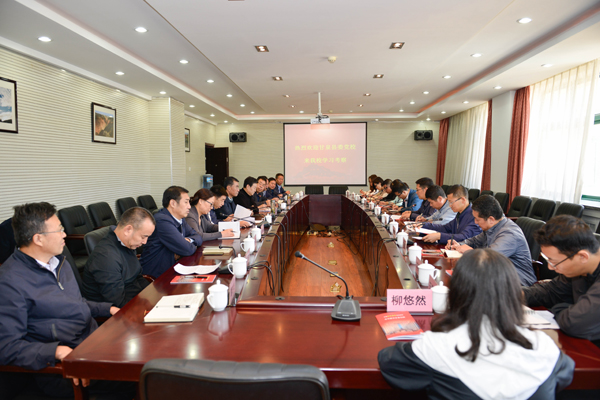 座谈会现场.jpg 座谈会现场.jpg