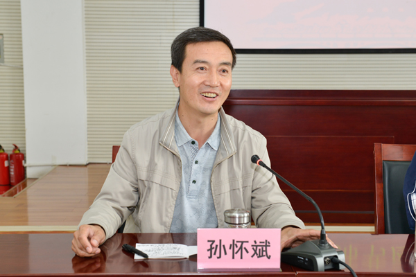 市委干教办副主任孙怀斌讲话.jpg
