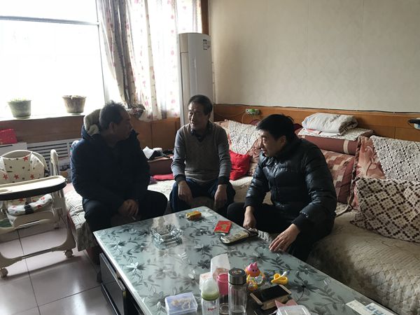 副校长吕海潮同志、校务委员王疾同志慰问老干部_副本.jpg 副校长吕海潮同志、校务委员王疾同志慰问老干部_副本.jpg