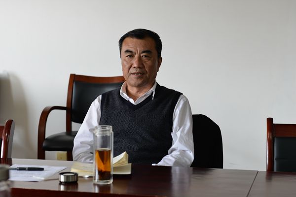 常务副校长刘卫平参加小组讨论并讲话_副本.jpg 常务副校长刘卫平参加小组讨论并讲话_副本.jpg