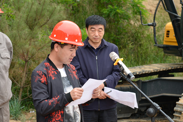 工程监理负责人冯小军发言_副本.jpg 工程监理负责人冯小军发言_副本.jpg