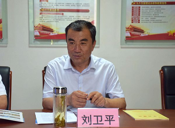 我校常务副校长刘卫平主持并介绍我校基本情况_副本.jpg 我校常务副校长刘卫平主持并介绍我校基本情况_副本.jpg