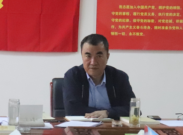 常务副校长刘卫平主持会议并讲话.jpg 常务副校长刘卫平主持会议并讲话.jpg