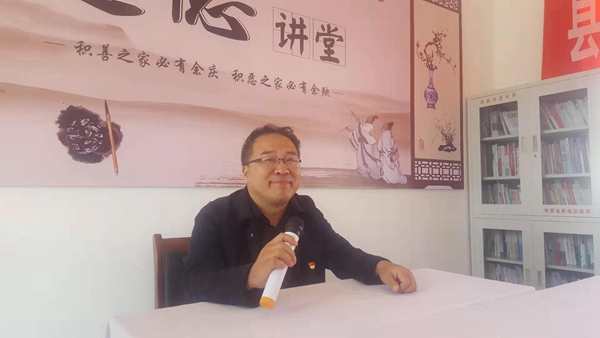 流动党校下基层2.jpg