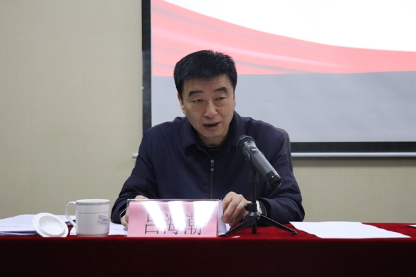 我校副校长吕海潮主持会议并汇报现场观摩情况.JPG