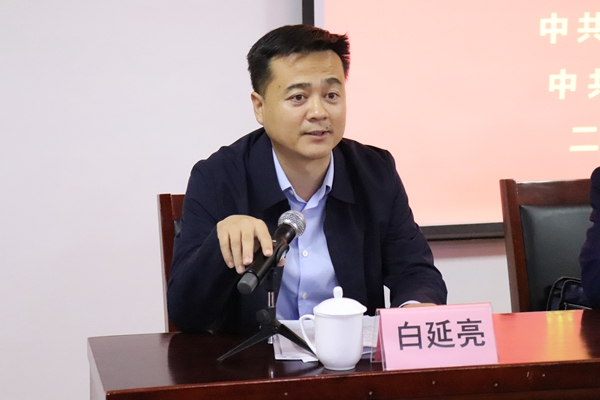 市委组织部干部信息管理科科长白延亮主持开班式.JPG