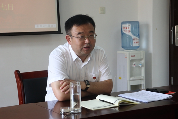 常务副校长王军主持会议并讲话.JPG