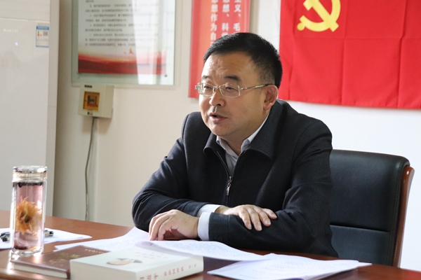 常务副校长王军主持会议并讲话.JPG