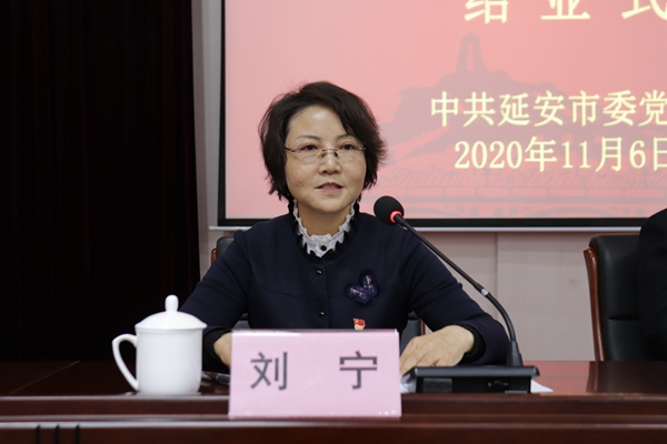 副校长刘宁宣读表彰决定.JPG
