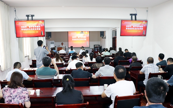 学习现场2.jpg