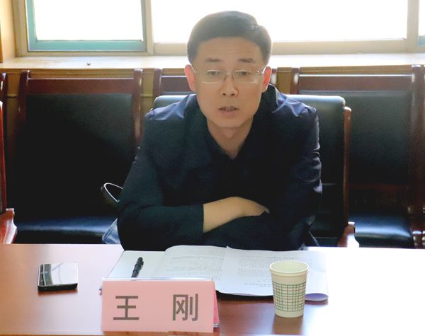 督导检查组组长、市委巡查办副主任王刚讲话.JPG