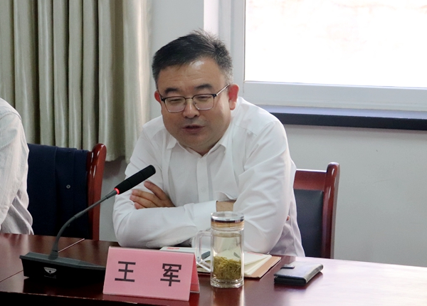 常务副校长王军出席会议并讲话.JPG