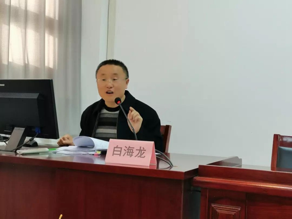 4市委政策研究室副主任白海龙作了题为《认真学习习近平总书记来陕考察重要讲话重要指示》专题辅导.jpg 4市委政策研究室副主任白海龙作了题为《认真学习习近平总书记来陕考察重要讲话重要指示》专题辅导.jpg