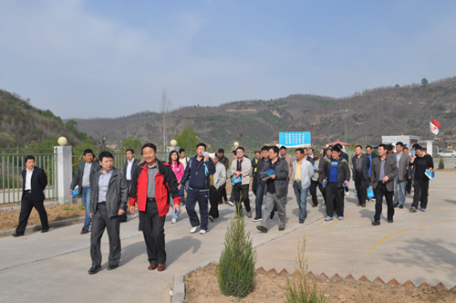 我校2013年第一期科级干部轮训班赴甘泉县进行实地教学 第 1 张