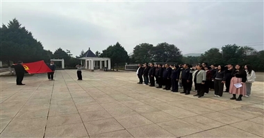 市委党校开展“铭记革命历史 传承爱国精神”主题党日活动