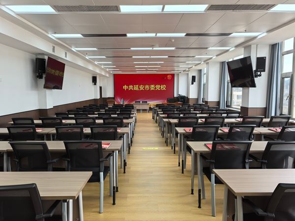 多媒体报告厅2.jpg