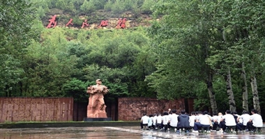 延安精神</br>为进一步全面深化改革提供了重要法宝